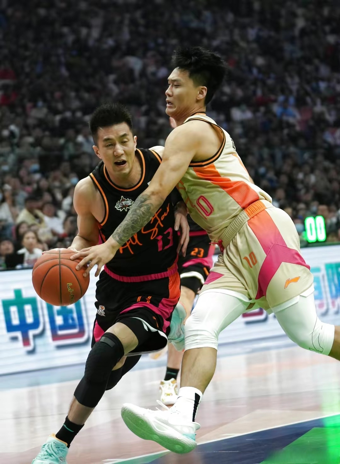 今晨全明星赛传出新动向,上海申花迎来里程碑,管理层表态——管理层满意,年轻球员得到机会的简单介绍 今晨全明星赛传出新动向,上海申花迎来里程碑,管理层表态——管理层满意,年轻球员得到机会的简单介绍