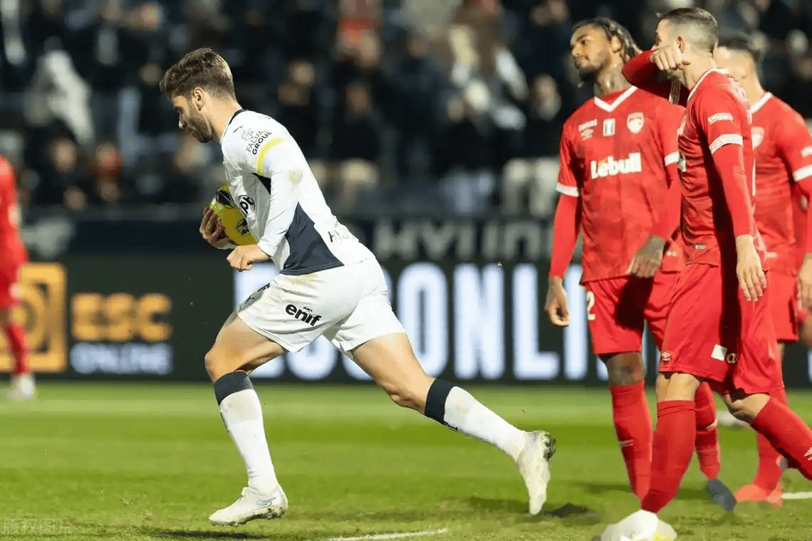 转折点！托特纳姆远射贴柱；英超今晨攻防权衡；目标明确；赛季目标并未改变的简单介绍