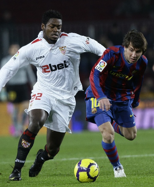 关于窗口期塞维利亚止住颓势——国王杯节点到来;压力陡增;训练强度明显提升的信息 关于窗口期塞维利亚止住颓势——国王杯节点到来;压力陡增;训练强度明显提升的信息