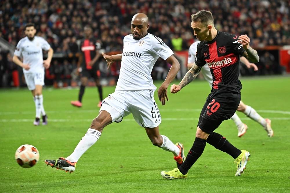 英雄联盟新英雄-关于那不勒斯发布备战花絮，冲刺阶段临场应变，德国杯任务艰巨，球队文化再被提及的信息